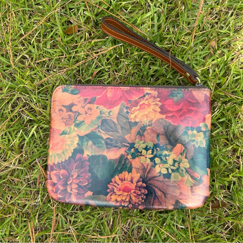 PATRICIA NASH CASSINI MULTI-COLOR FLORAL LEATHER WRISTLET - Picture 4 of 8